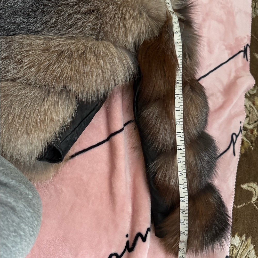 ❌SOLD❌Luxurious Fur Jacket - Picture 5 of 5